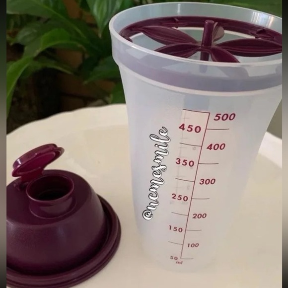Tupperware Quick Shake - Blender / Mixer / Shaker Cup - Picture 3 of 4